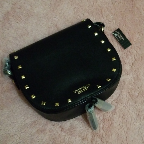 Victoria's Secret Handbags - Victoria secret crossbody bag⚘Price is firm⚘